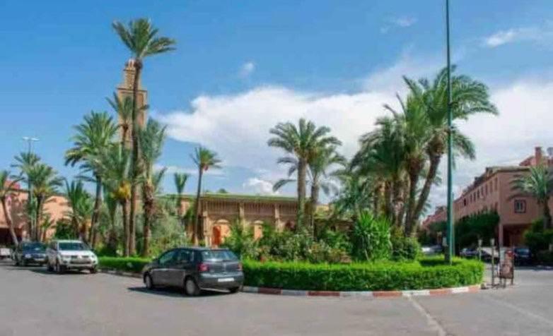 Riad Ikram *